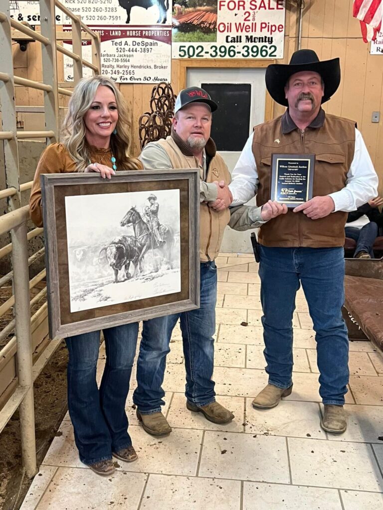 President of ACGA Mike Gannuscio with Sonny and Barbara Shores, owners of the Willcox Livestock Auction Inc. in Willcox, AZ at the fourth rollover auction of the year. Credit to the ACGA.